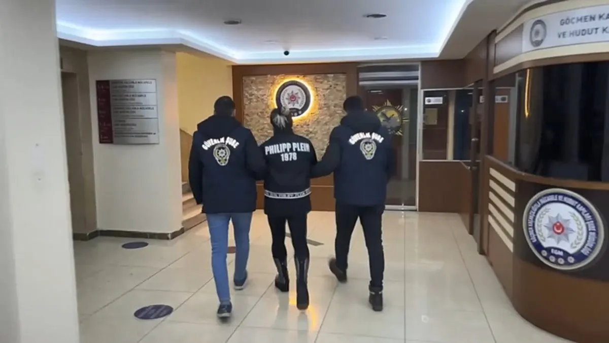 Sosyal medya fenomeni Murat Övüç, ‘dini değerleri alenen aşağılama’ suçlamasıyla gözaltına alındı