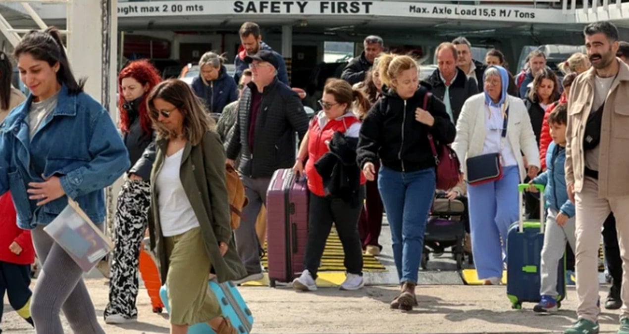 Türkler bayram tatili için akın akın o adaya gitti